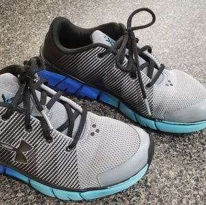 Boys youth under armour shoes